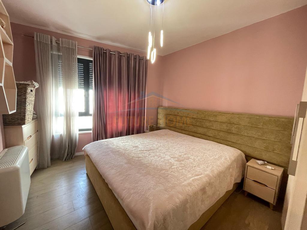 Shitet, Apartament 2+1+Post Parkimi, 21 Dhjetori