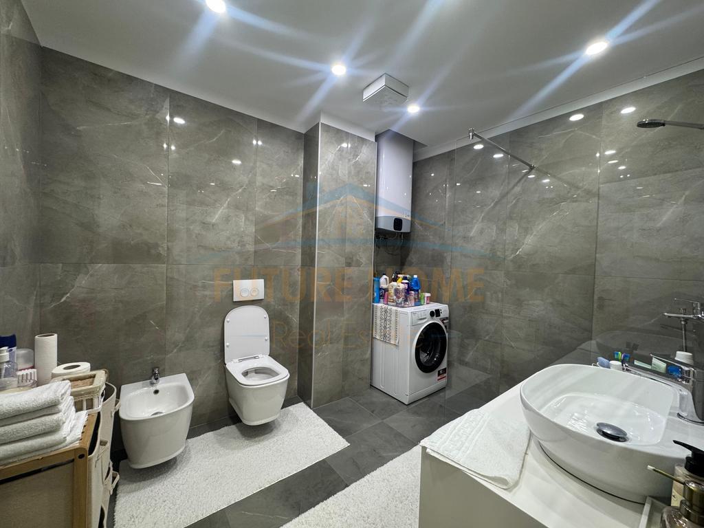 For sale, Apartment 3+1+2, Fusha e Aviacionit (Kompleksi Turdiu)