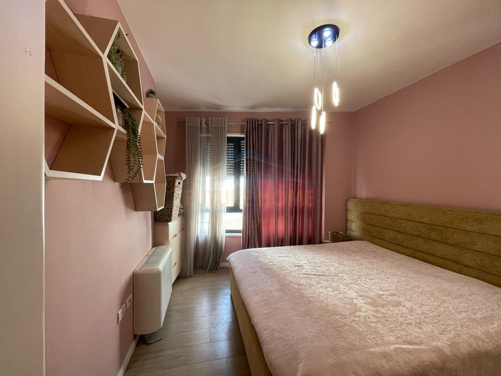 Shitet, Apartament 2+1+Post Parkimi, 21 Dhjetori