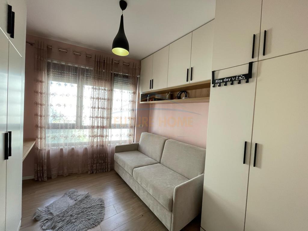 Shitet, Apartament 2+1+Post Parkimi, 21 Dhjetori