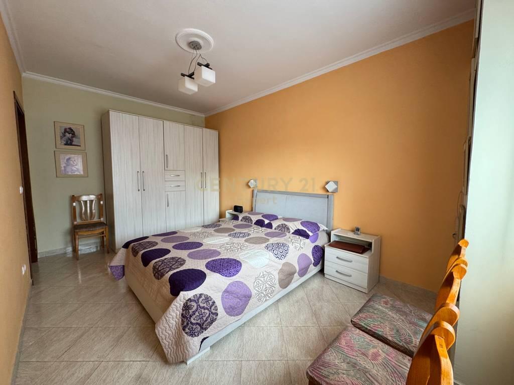 For sale apartment 2+1+2 at the intersection of December 21.