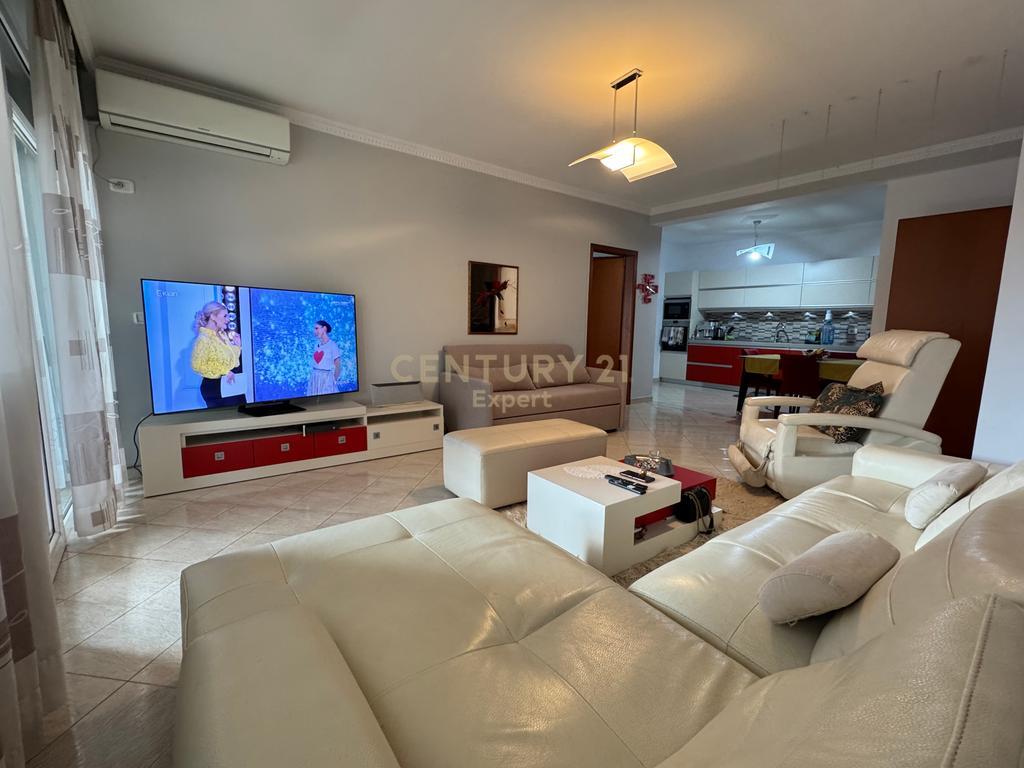 For sale Apartment 2+1+2 and storage, Intersection of December 21