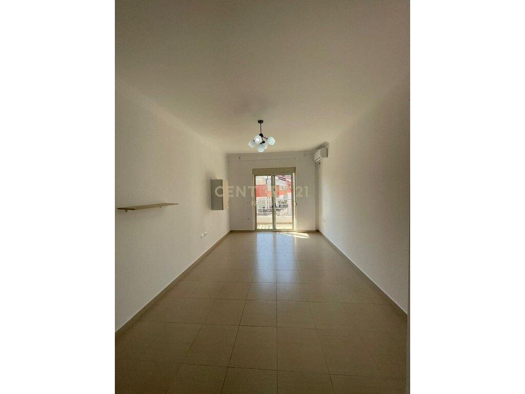 For sale Apartment 1+1 Liqeni i Thate