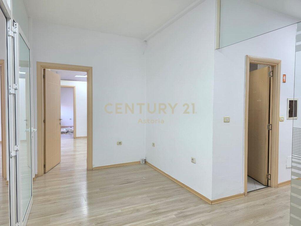 Office Space for Rent in Former Block - Prestigious Location with View from Main Street