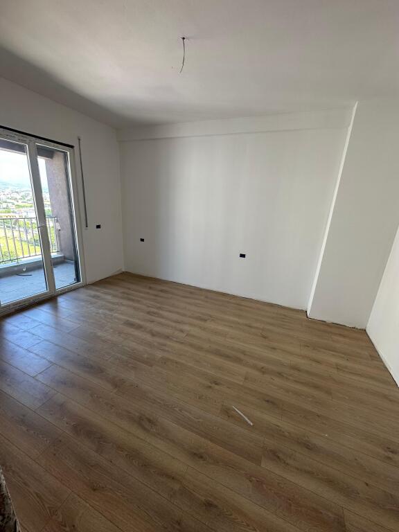 For sale 2+1 apartment in the area of Kamza
