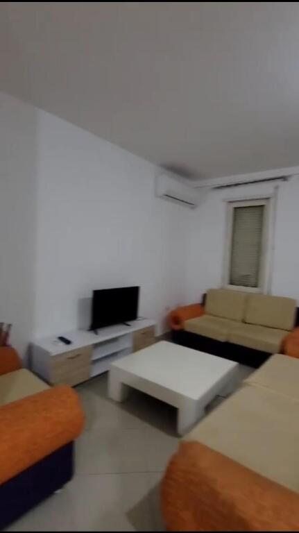 Apartament 3+1+2 për qira në Rrugën Mihal Grameno