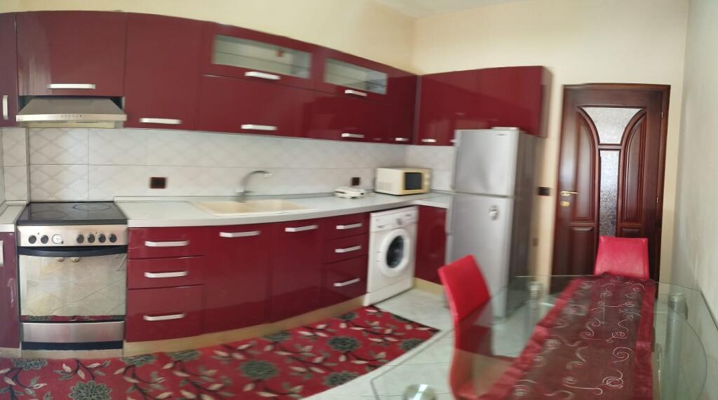 Shtëpi 2+1+2 me Qira në Kodra e Priftit, Tiranë - 120 m²