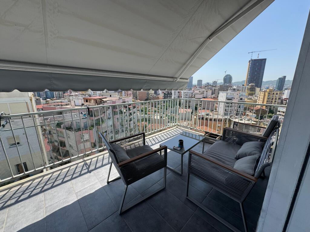 I am selling a 1+1 apartment with parking space on Kavaja Street.