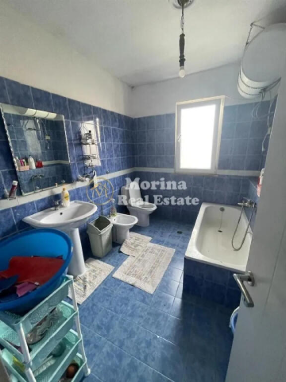 Qera, Hyrje Private, 2+1, Allias