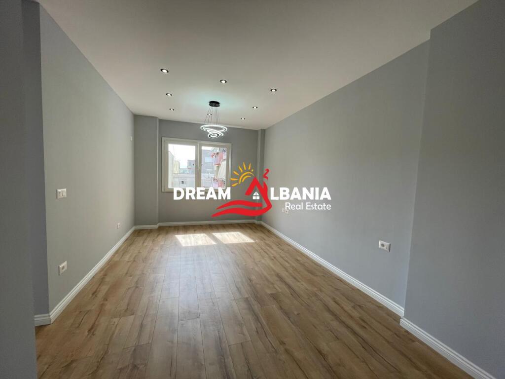 Appartamento 1+1 in vendita a 5 Maji, vicino alla scuola 'Tirana Jone' a Tirana (ID 41111085)