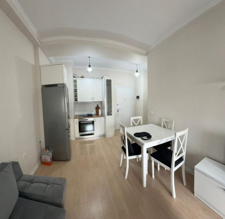 Shitet apartament 1+1 tek 21 Dhjetori, Kompleksi Magnet