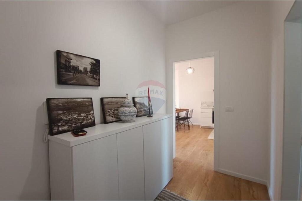Apartament 1+1 me qera tek Shkolla e Kuqe