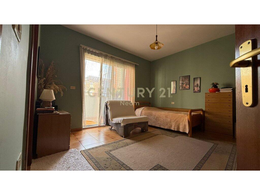 Paris Commune, 2+1+2 apartment for sale!