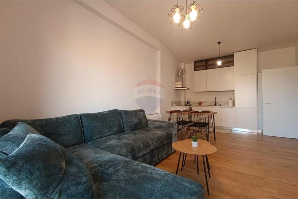 Apartament 1+1 me qera tek Shkolla e Kuqe