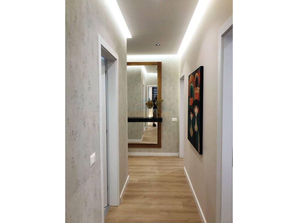For sale, Apartment 2+1, Pazari i Ri, Tirana.