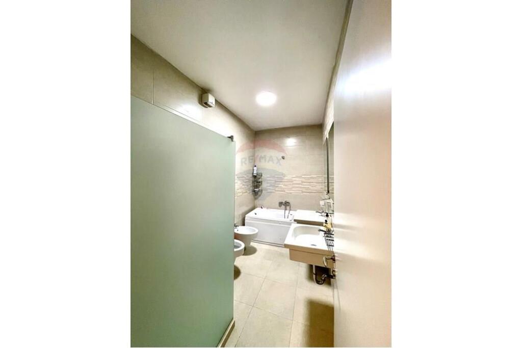 3+1+2 apartment for rent in the center of Tirana