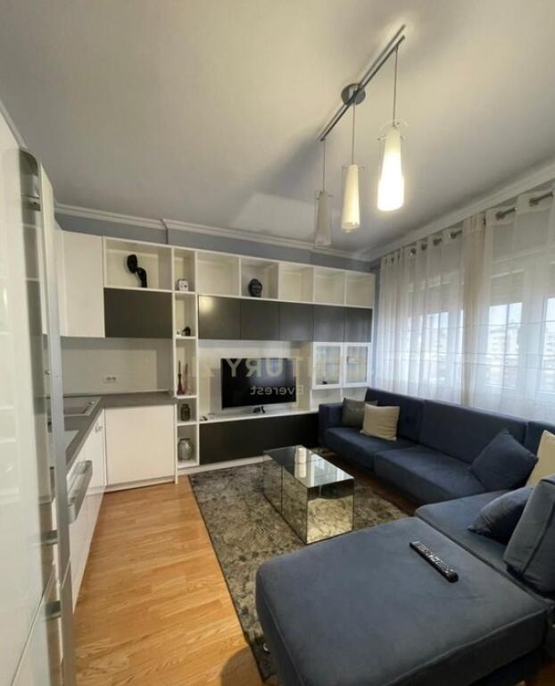 RR. ALI DEMI, WE OFFER FOR RENT APARTMENT 1+1