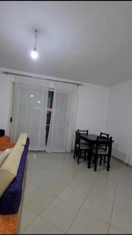 Apartament 3+1+2 për qira në Rrugën Mihal Grameno