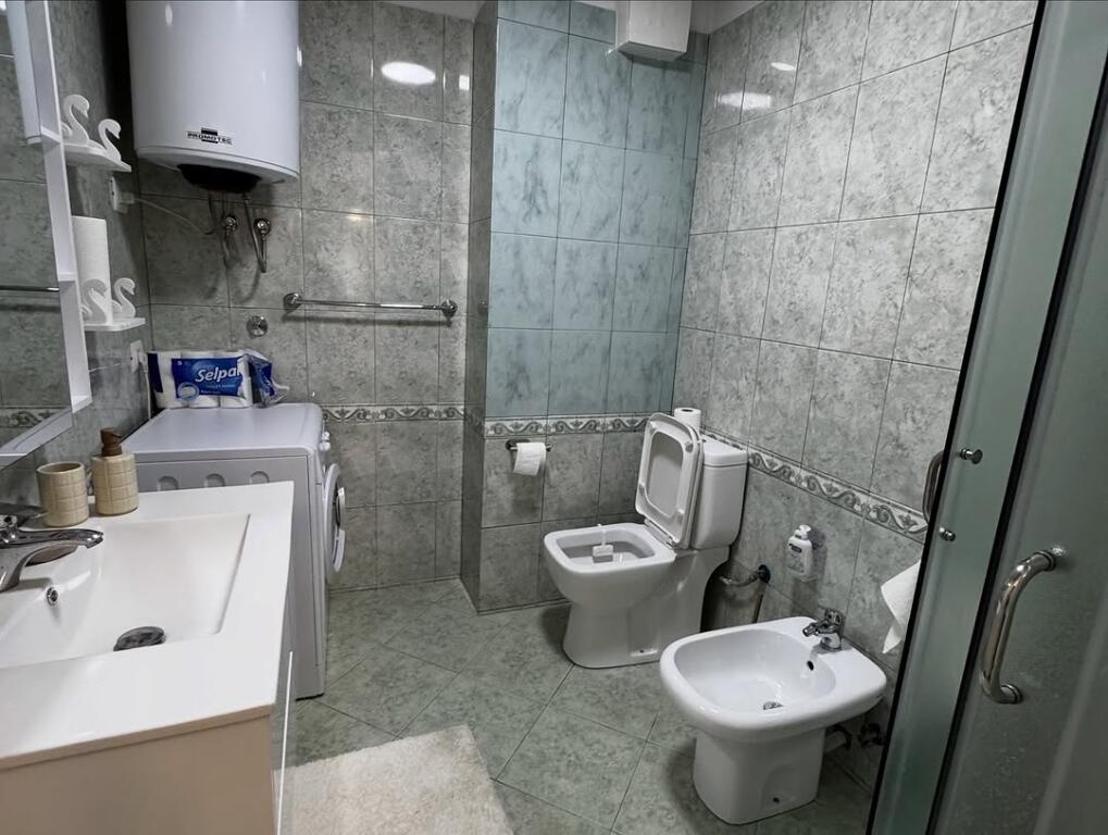 In vendita appartamento 1+1, Bllok