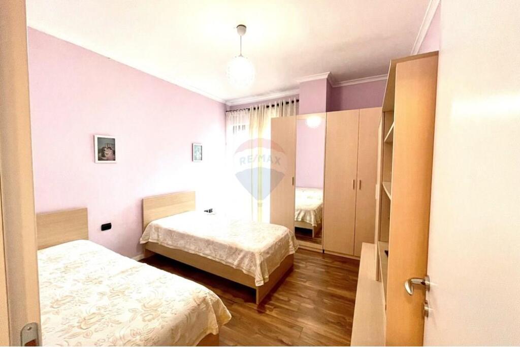 3+1+2 apartment for rent in the center of Tirana