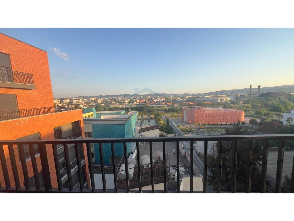 Shitet Apartament 2+1+Verande, Paskuqan