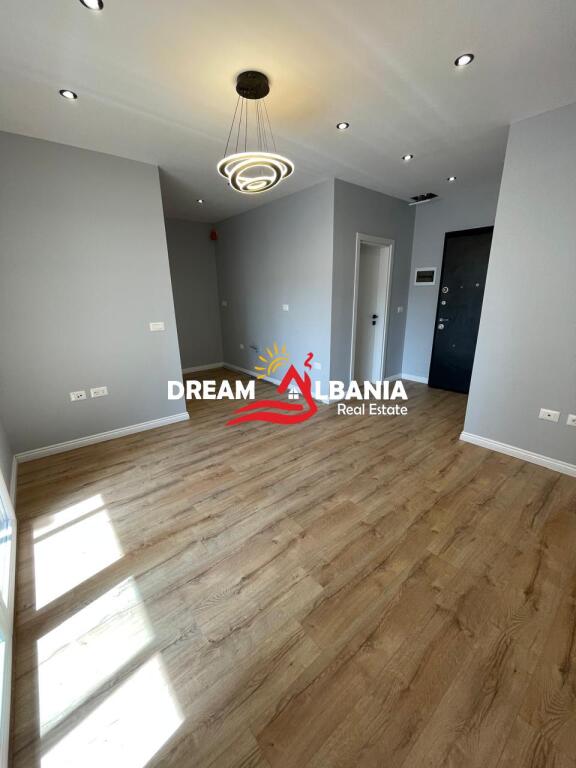 Appartamento 1+1 in vendita a 5 Maji, vicino alla scuola "Tirana Jone" a Tirana (ID 41111084)