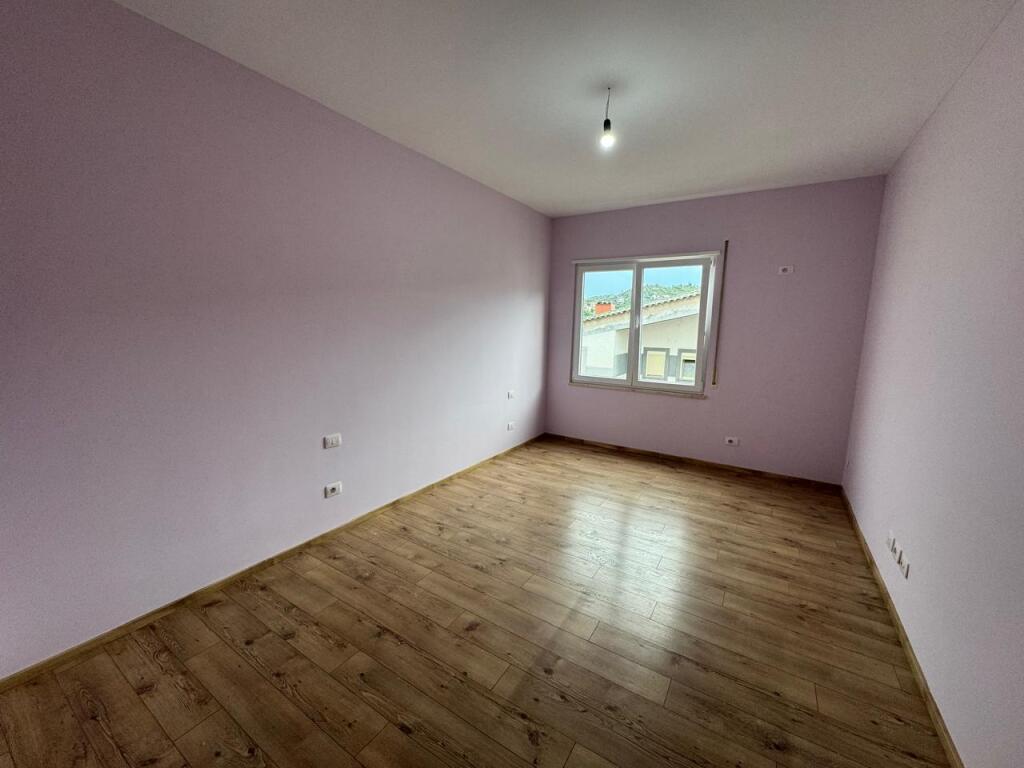 1+1 Apartment for rent, Liqeni I Thatë, Tirana.