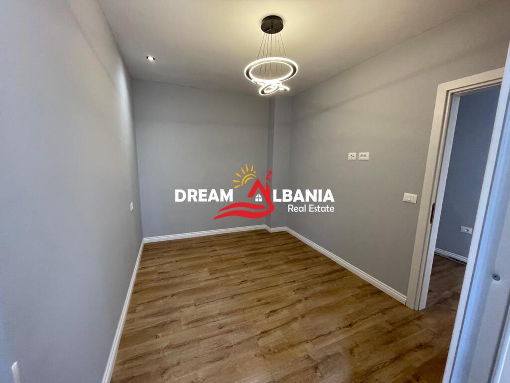 Appartamento 1+1 in vendita a 5 Maji, vicino alla scuola "Tirana Jone" a Tirana (ID 41111084)
