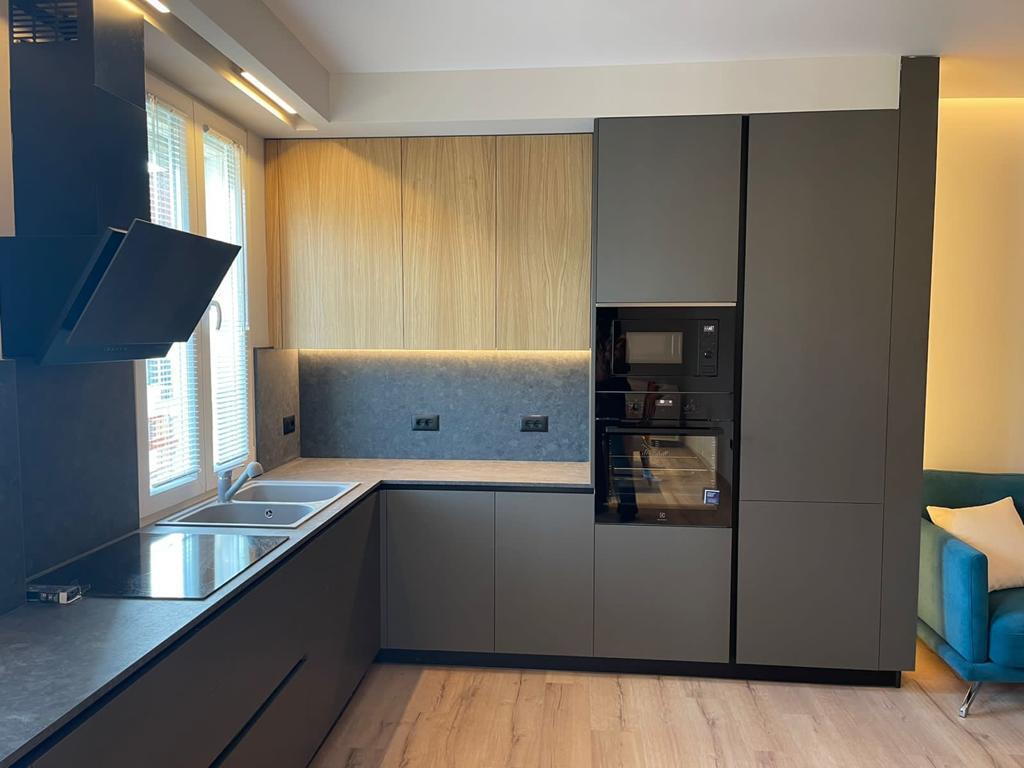 🏢 Jepet me Qira Apartament 2+1 + 2 Post Parkime te Nënkalimi i Komunës së Parisit!