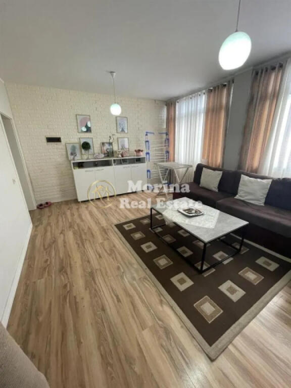Qera, Hyrje Private, 2+1, Allias