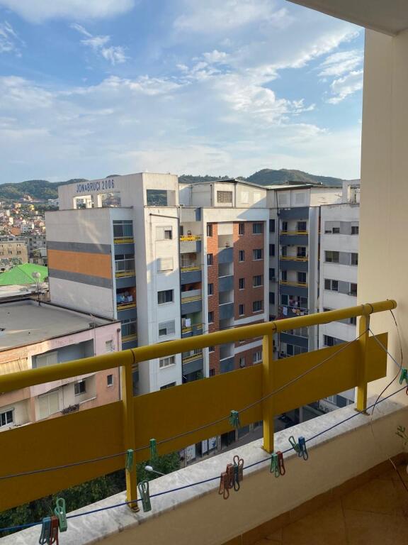 Apartament me qera 2+1