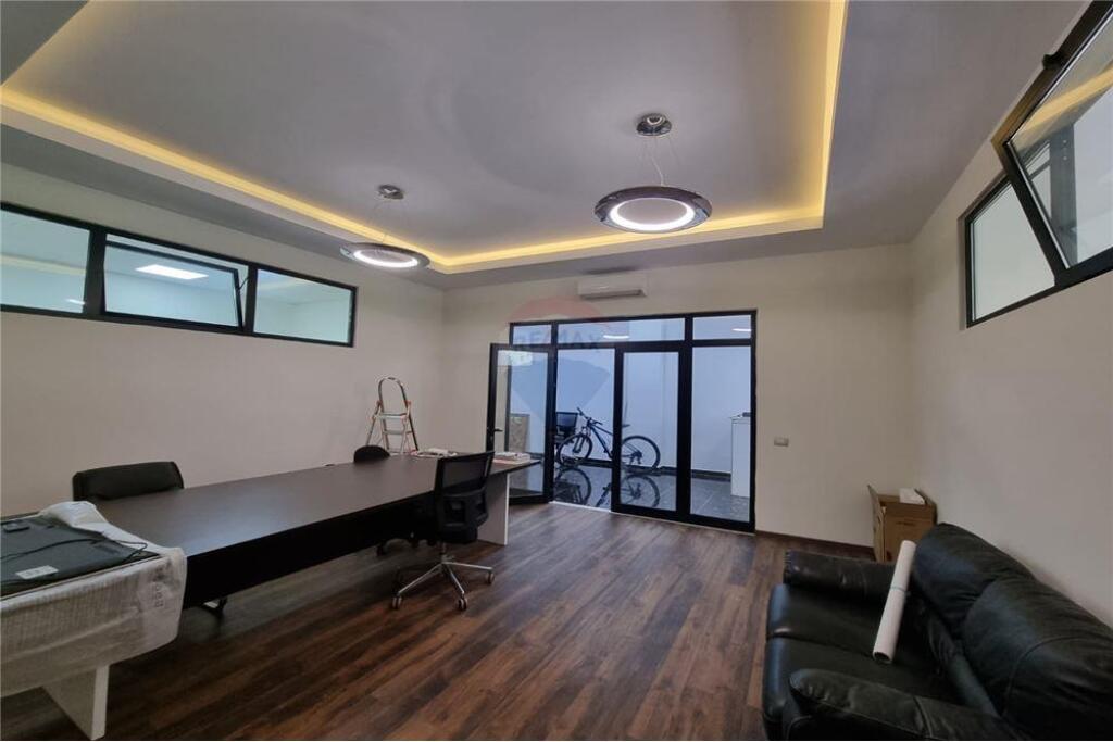 COMMERCIAL SPACE FOR SALE NEAR THE MUNICIPALITY!