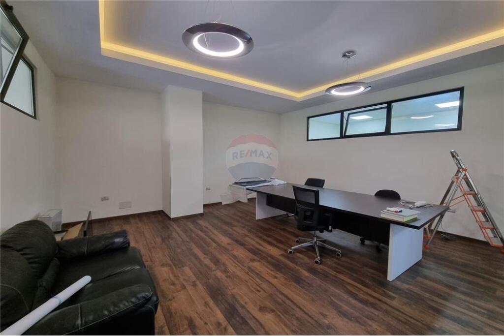 COMMERCIAL SPACE FOR SALE NEAR THE MUNICIPALITY!