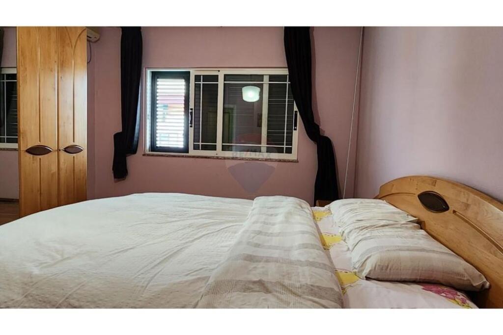 Duplex with parking space for rent