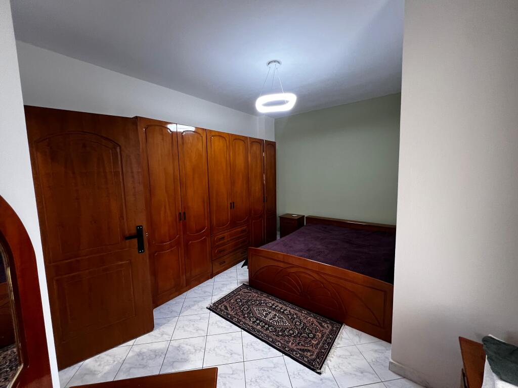 Rent Apartment 1+1 at Komuna e Parisit