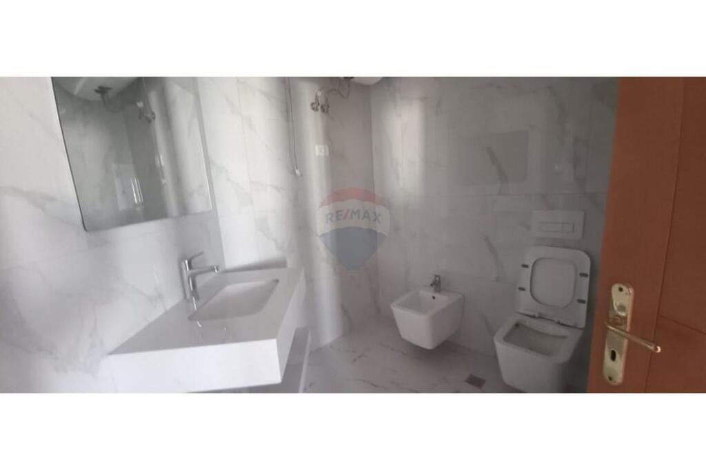 2+1 apartment for sale at Pallatet Cabej!