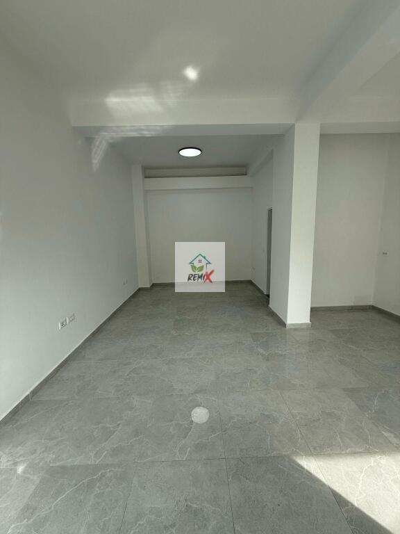 SPAZIO COMMERCIALE IN AFFITTO, TOD TRUNGU, DURAZZO