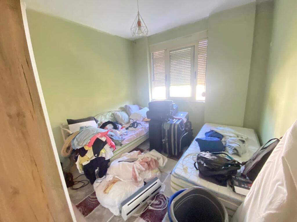 Furnished apartment, dry lake, 3-month period.