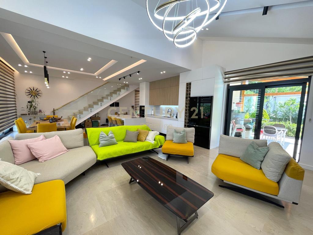 Luxury villa for rent in the area of Bërzhitë – 200 m² construction, 4000 m² land