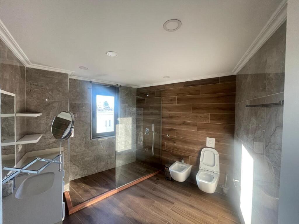 Apartment 2+1+2 for rent in the center of Tirana.