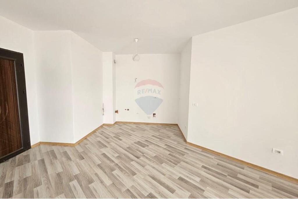 2+1 apartment for sale at Pallatet Cabej!