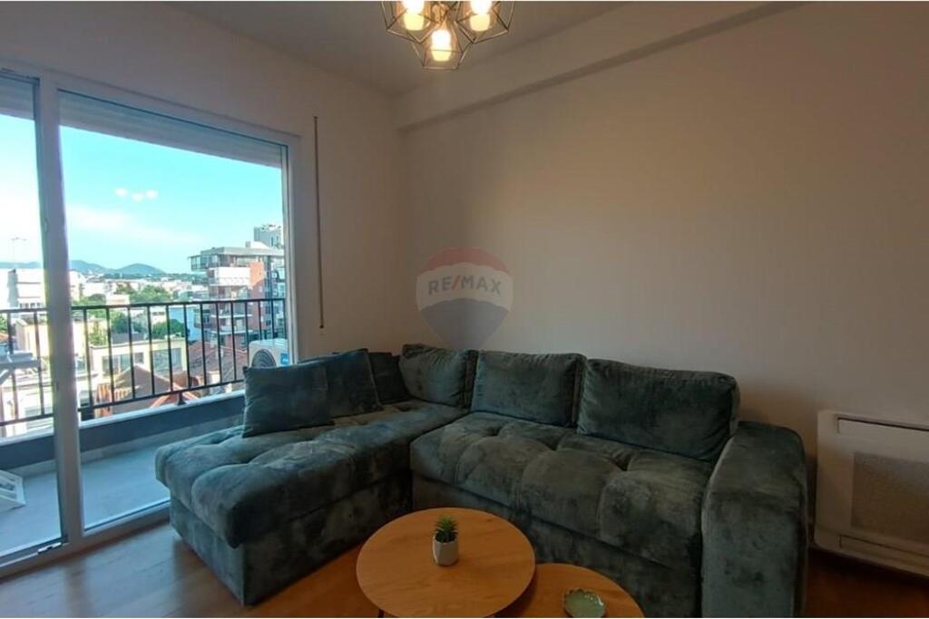 Apartament 1+1 me qera tek Shkolla e Kuqe