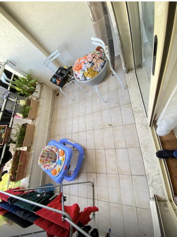 Furnished apartment, dry lake, 3-month period.