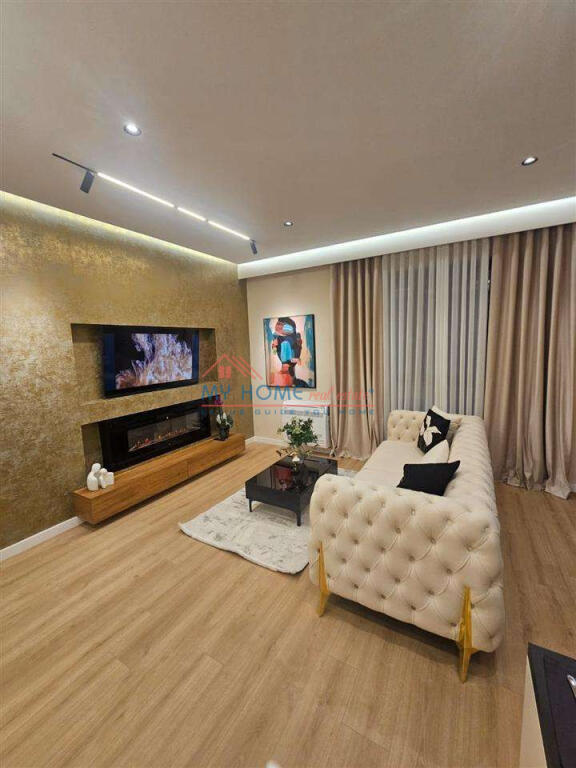 2+1 Apartment for Sale Pazari i Ri in Tirana