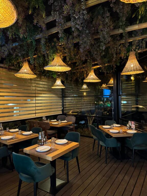 For rent Bar Restaurant 21 Dhjetori