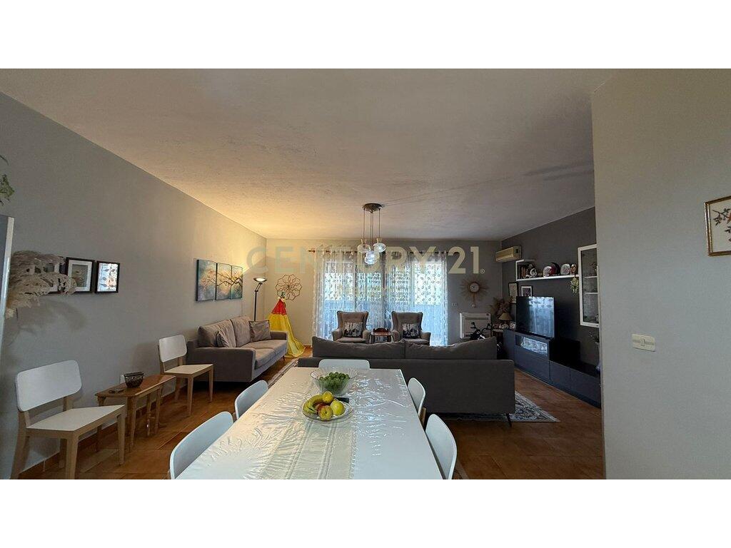 Paris Commune, 2+1+2 apartment for sale!