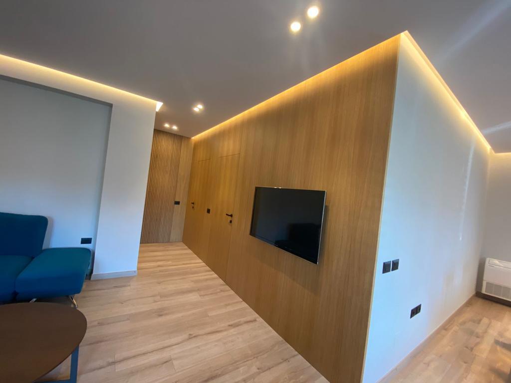 🏢 Jepet me Qira Apartament 2+1 + 2 Post Parkime te Nënkalimi i Komunës së Parisit!