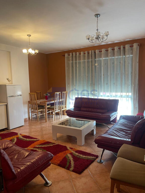 In affitto appartamento 1+1 a Fresk, Tirana