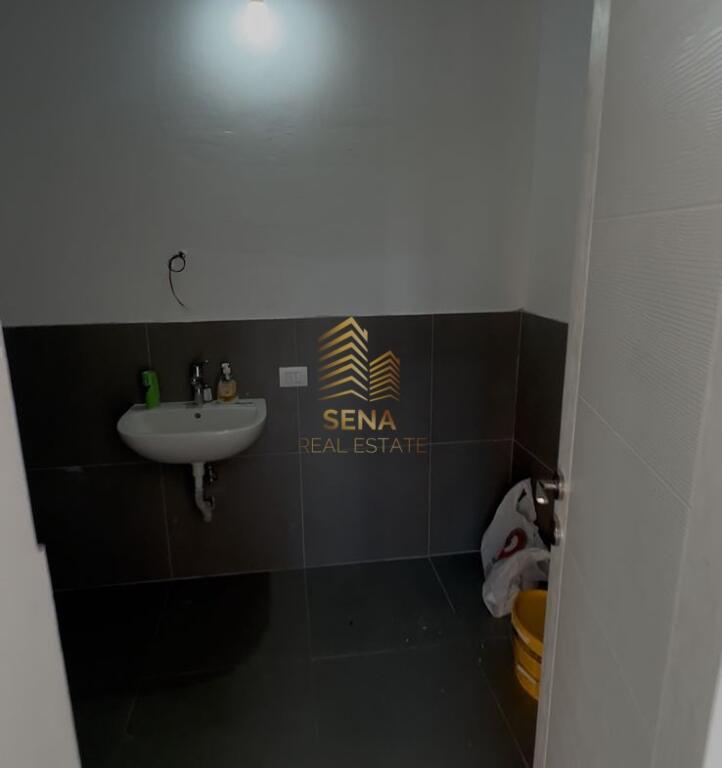 Qira, Ambient Biznesi, Xhamllik, 