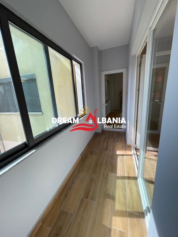 Appartamento 1+1 in vendita a 5 Maji, vicino alla scuola "Tirana Jone" a Tirana (ID 41111084)